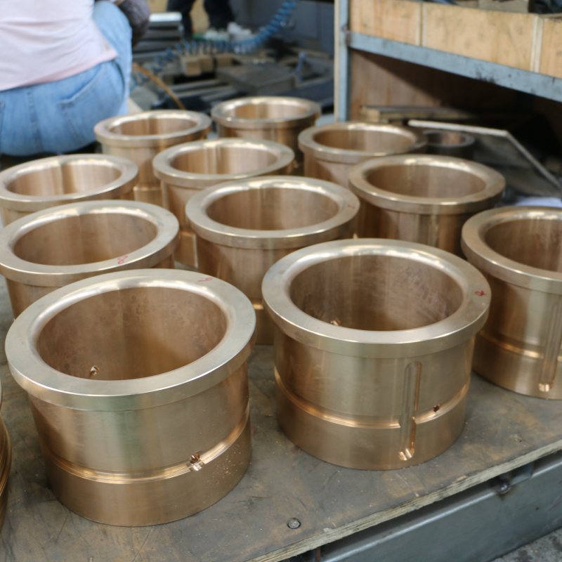 What is the temperature range for copper bushing lubricants?